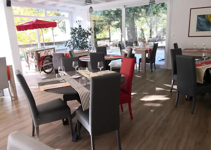 Logis Hotel-restaurant Le Tanargue 3*
