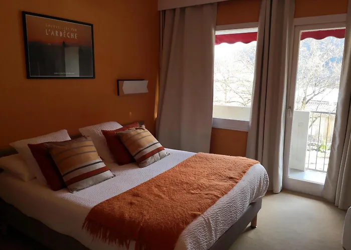 Hotel Logis Hotel-restaurant Le Tanargue 3*